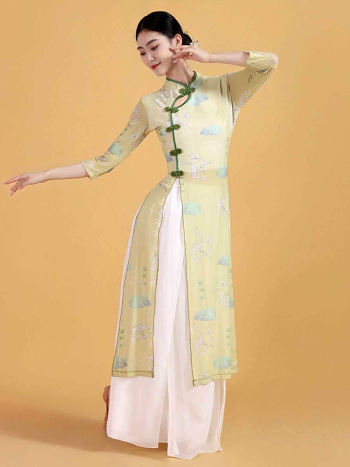 The new cheongsam body rhyme elastic gauze training service classical dance service Chinese wind print dancing special performance service