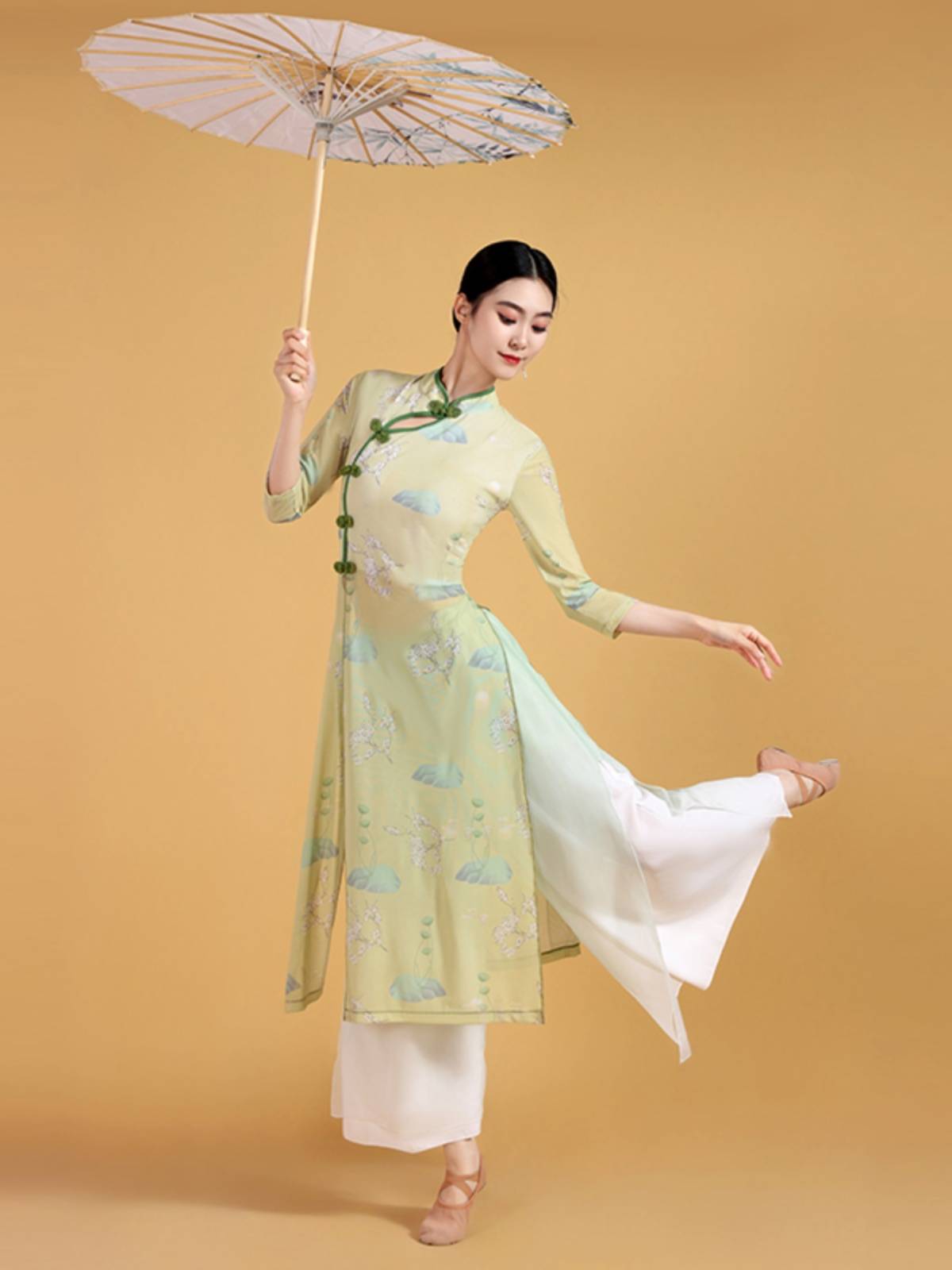 The new cheongsam body rhyme elastic gauze training service classical dance service Chinese wind print dancing special performance service