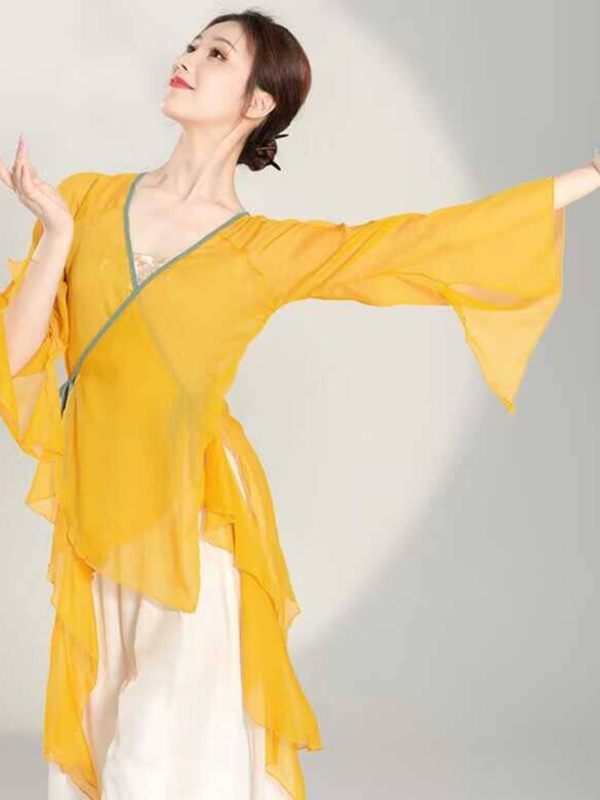 The new classical dance dance service female elegant super immortal ancient style yun yarn practice service Chinese dance performance suit suits