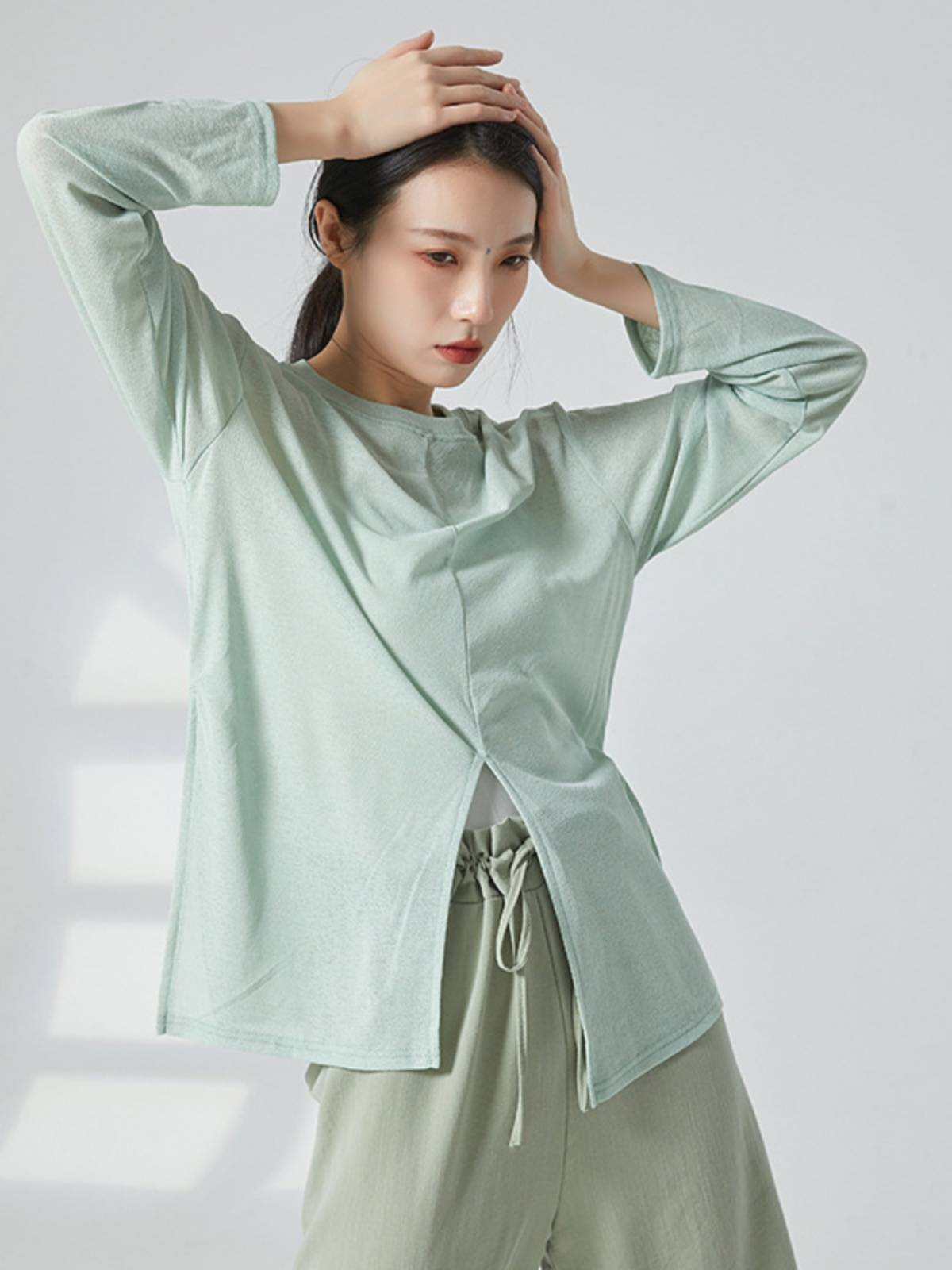 Modern dance dance raw dancing everyday wearing loose long sleeves outer jersey Chinese shape classical dance performance service