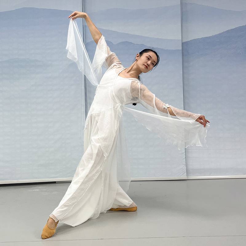 Mr. Guo Qing Tian Tian's original "Drunk Qingbo" is a classic dance dress