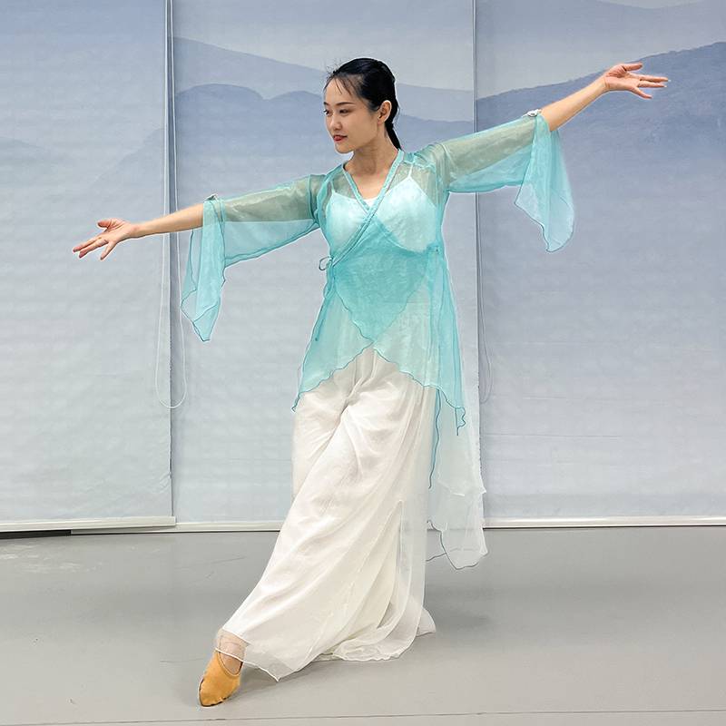 Mr. Guo Qing Tian Tian's original "Drunk Qingbo" is a classic dance dress