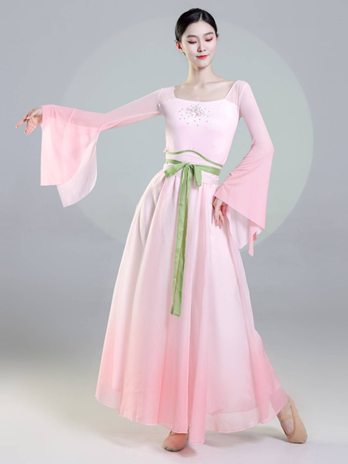 Classical dance dance clothing elegant practice clothes fairy, rhyme, gathers, Chinese dance national dance performances showing suit suits