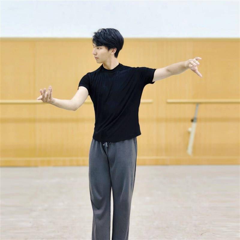 The current male dance practice service, the Black Small Black Small T -shirt Basic Ballet Classical Short Sleeve Classical Dance