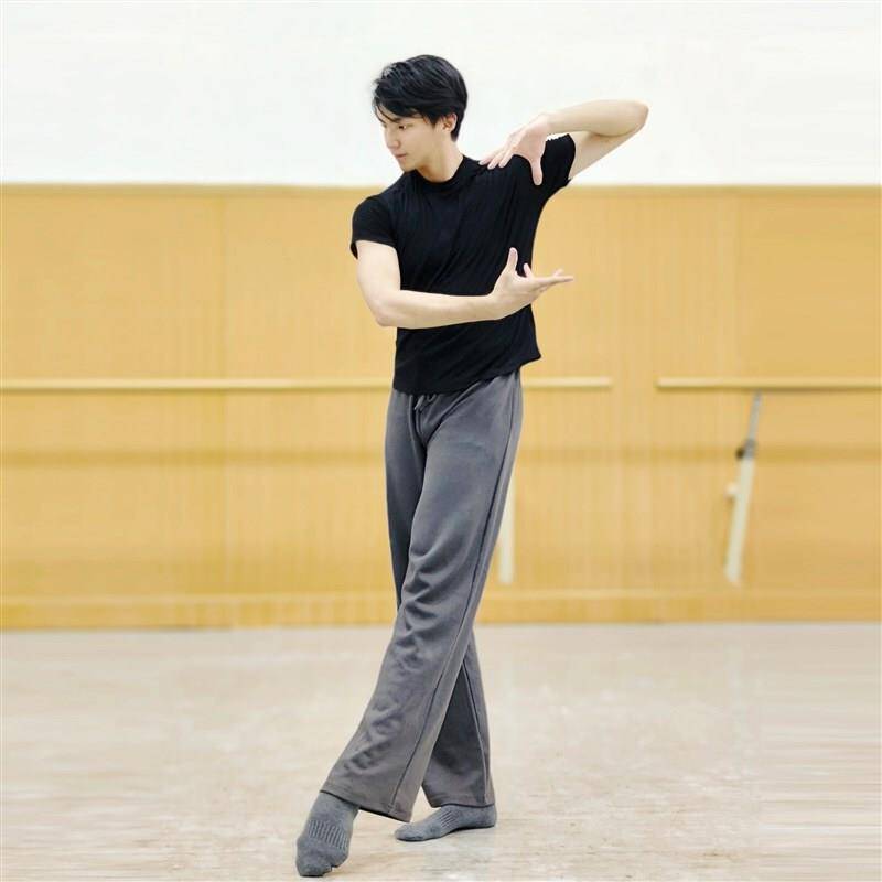 The current male dance practice service, the Black Small Black Small T -shirt Basic Ballet Classical Short Sleeve Classical Dance