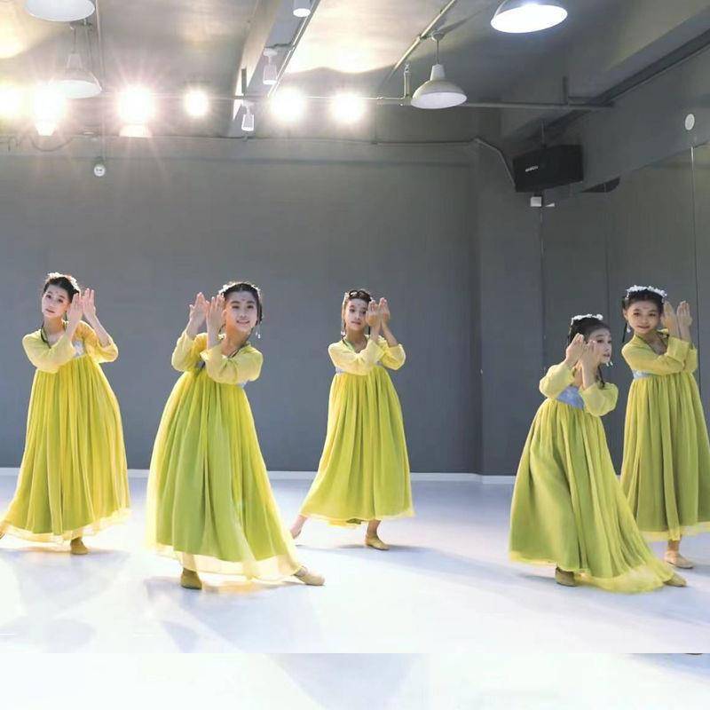 Children's Hanfu Performing Guofeng Classical Dance Series There is a girl skirt in Spring March March Peach Blossom Lavai Rouge Makeup