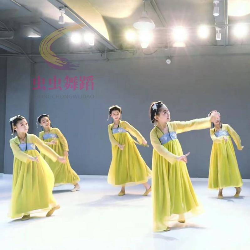 Children's Hanfu Performing Guofeng Classical Dance Series There is a girl skirt in Spring March March Peach Blossom Lavai Rouge Makeup