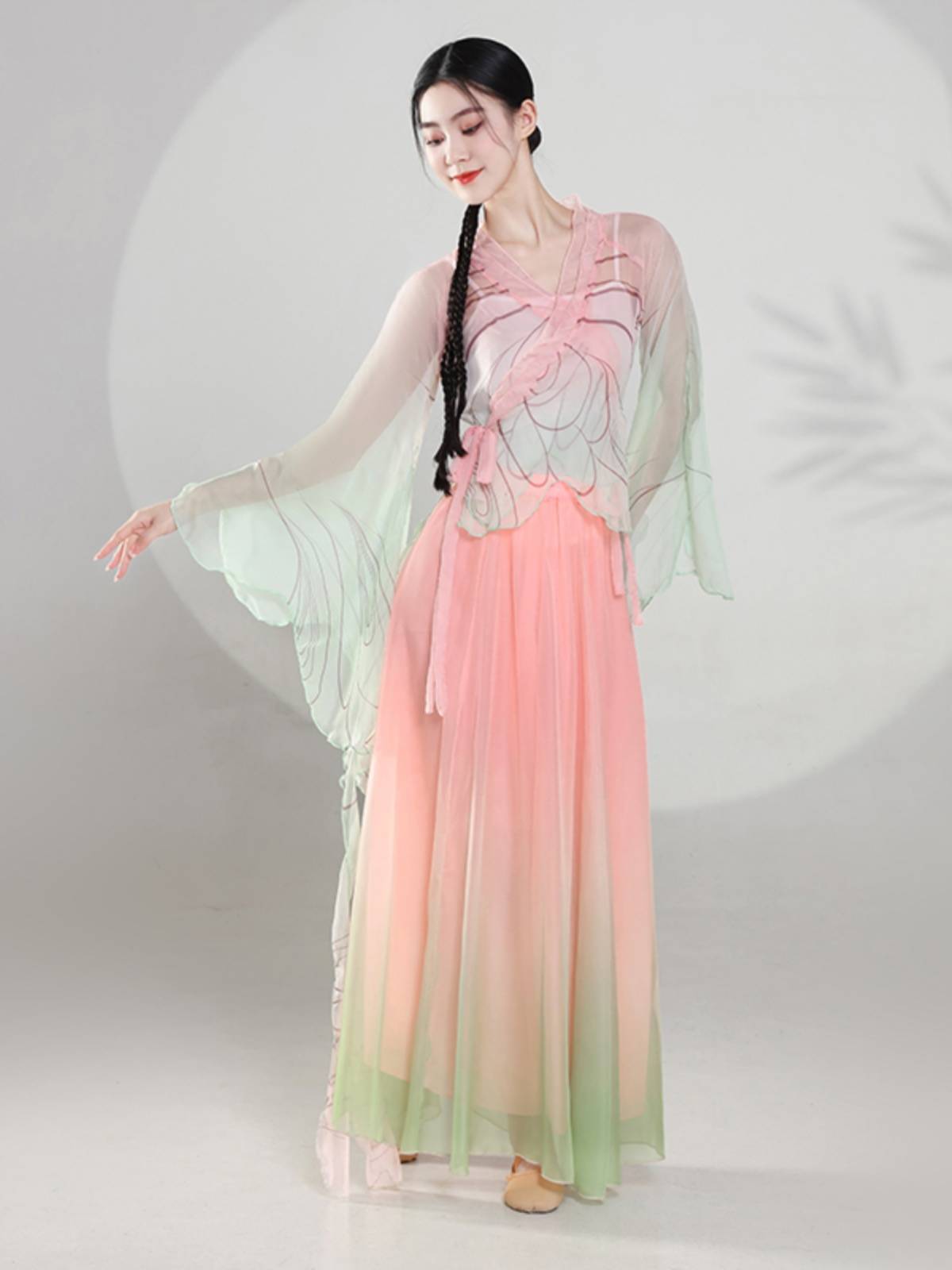 New classical dance performance service, training, gradient yarn, body rhyme, Chinese dance elegant dance dance girl