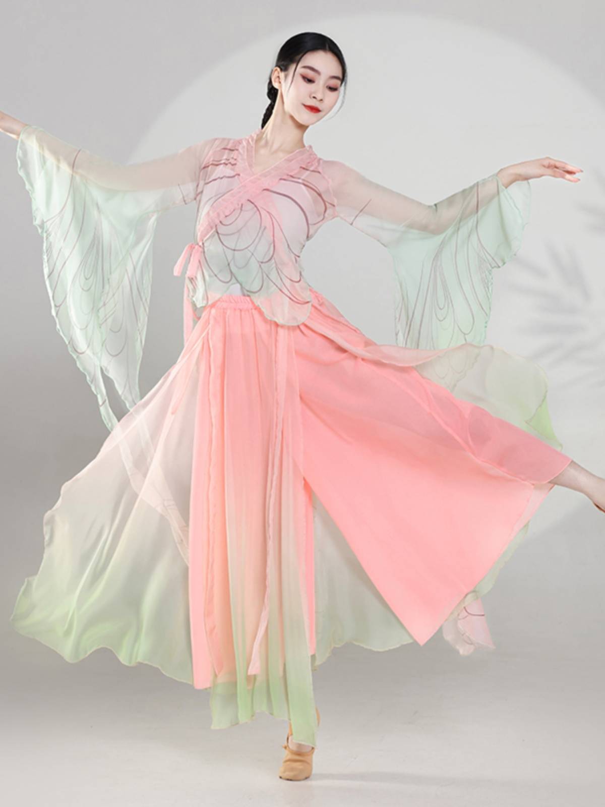 New classical dance performance service, training, gradient yarn, body rhyme, Chinese dance elegant dance dance girl
