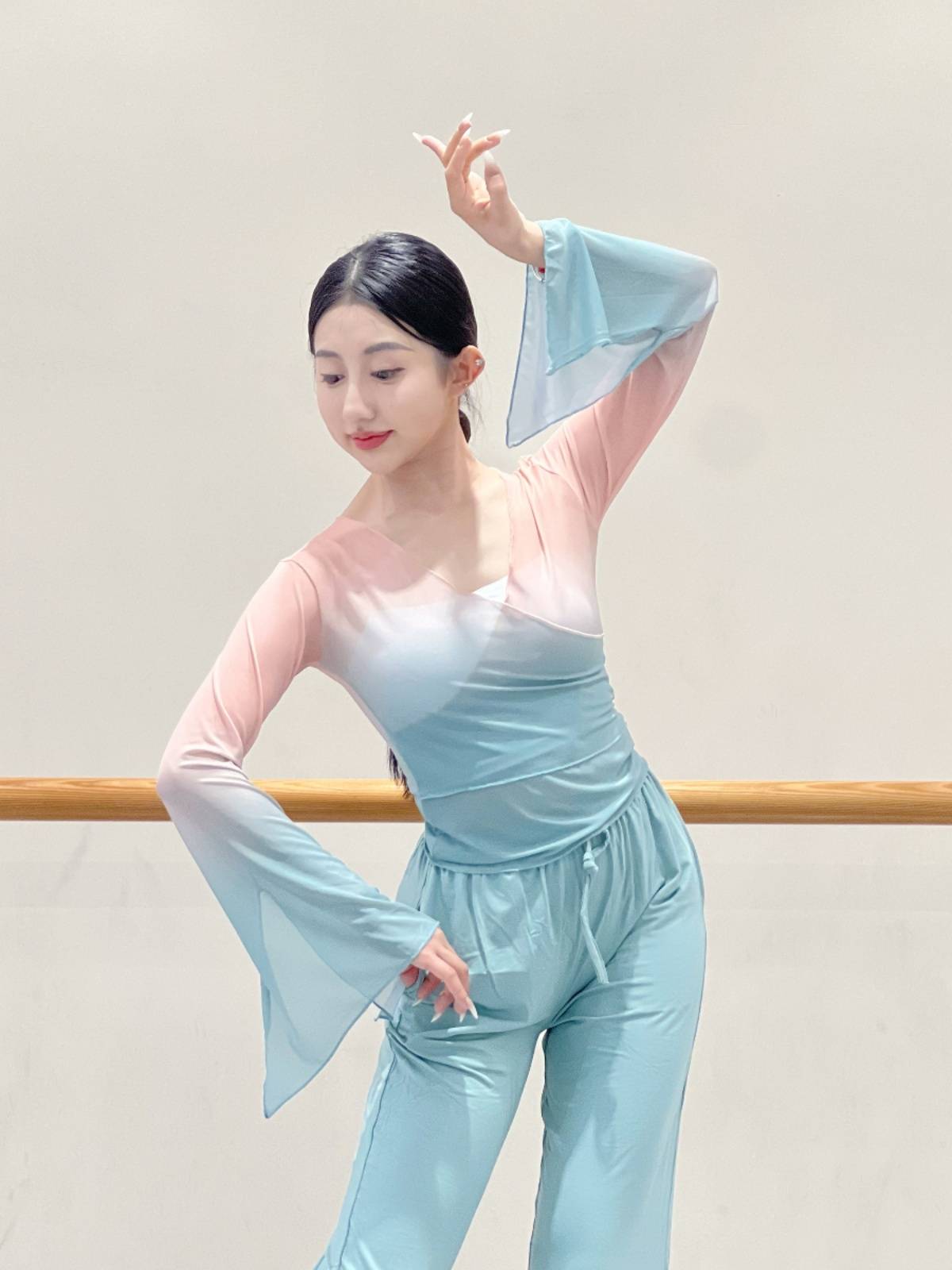 Classical dance gauze performance clothing female elegant fairy -qi, rhyme, female Chinese dance exercise, net gauze dance top