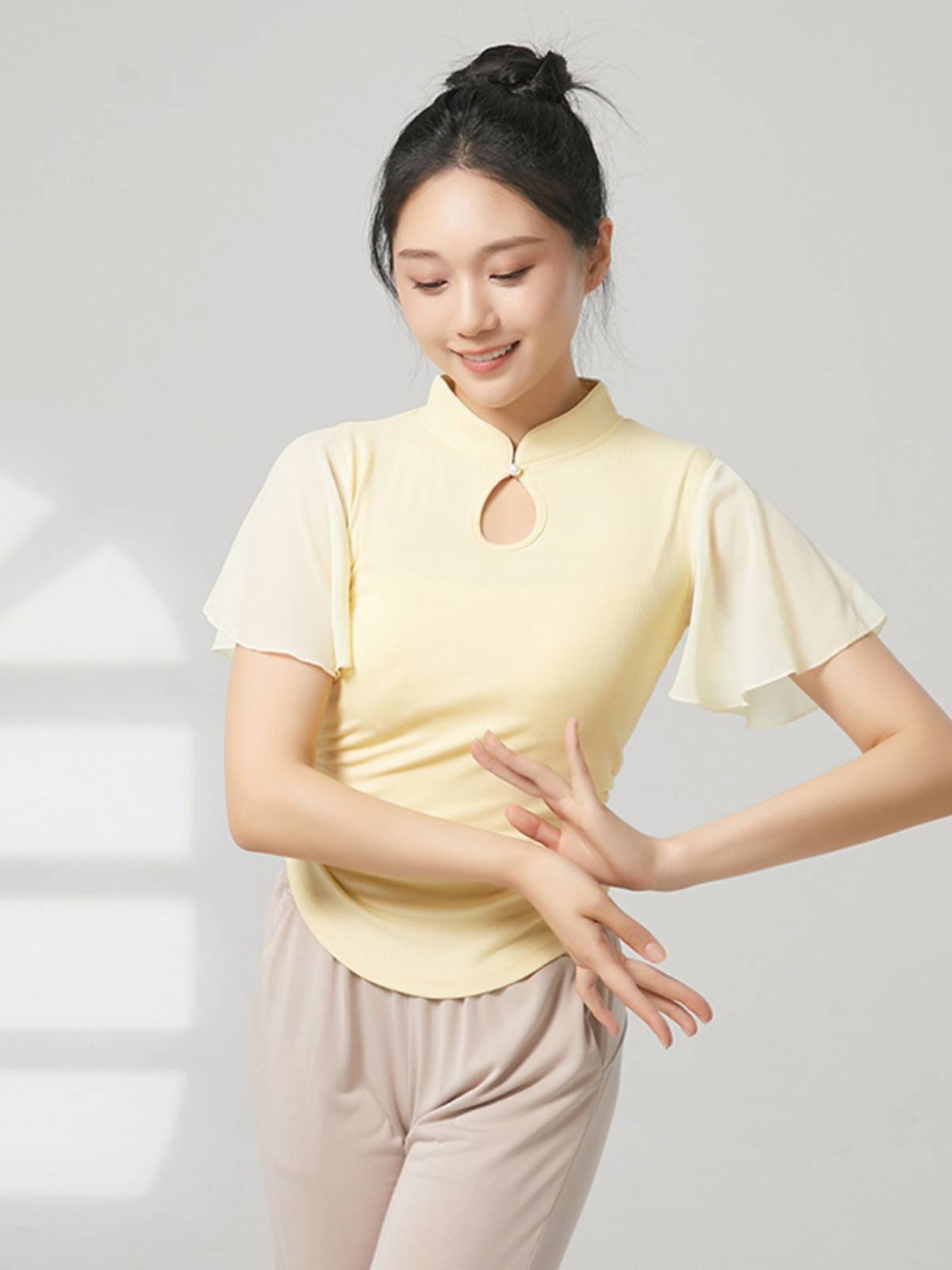 Classical dance new Chinese cheongsam leader small flying sleeve top rhyme Chinese dance modern dance exercise teacher class