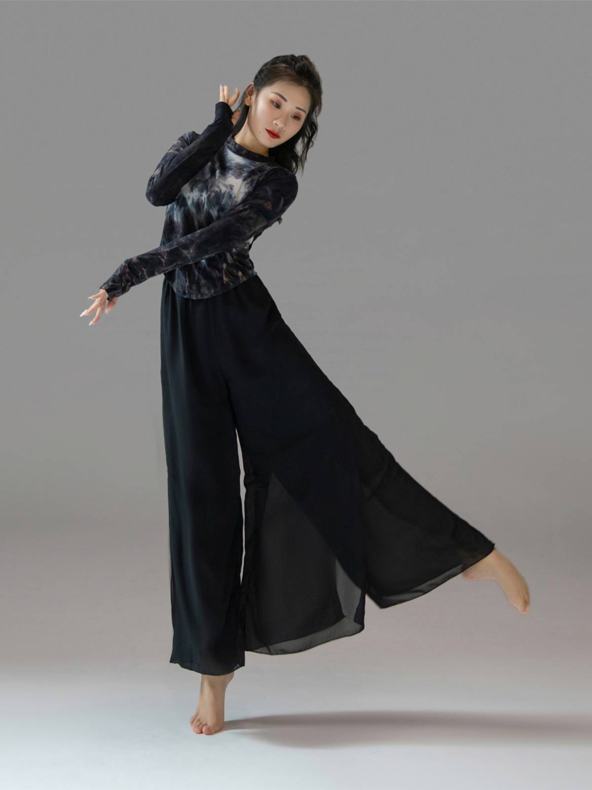 Classical dance service female 2024 new Chinese dance adult practitioner, elastic modern dance -shaped dress top