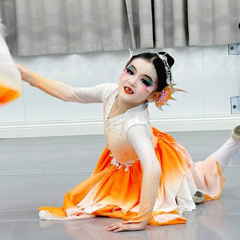 Lingfa dance service children's classical dance performance solo dance drama, red scale, the same fan dance art test performance clothing