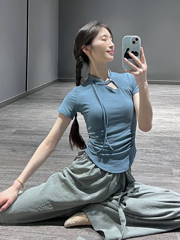 Classical dance dance clothing female new short -sleeved top cheongsam stands for Chinese dance modern dance -shaped dance exercises