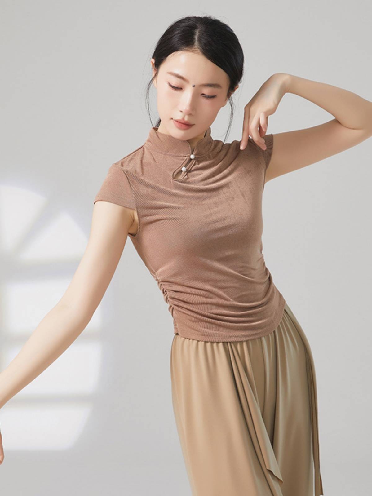 Classical dance body training clothing female summer short -sleeved cheongsam leading exercises modern dance watch show top