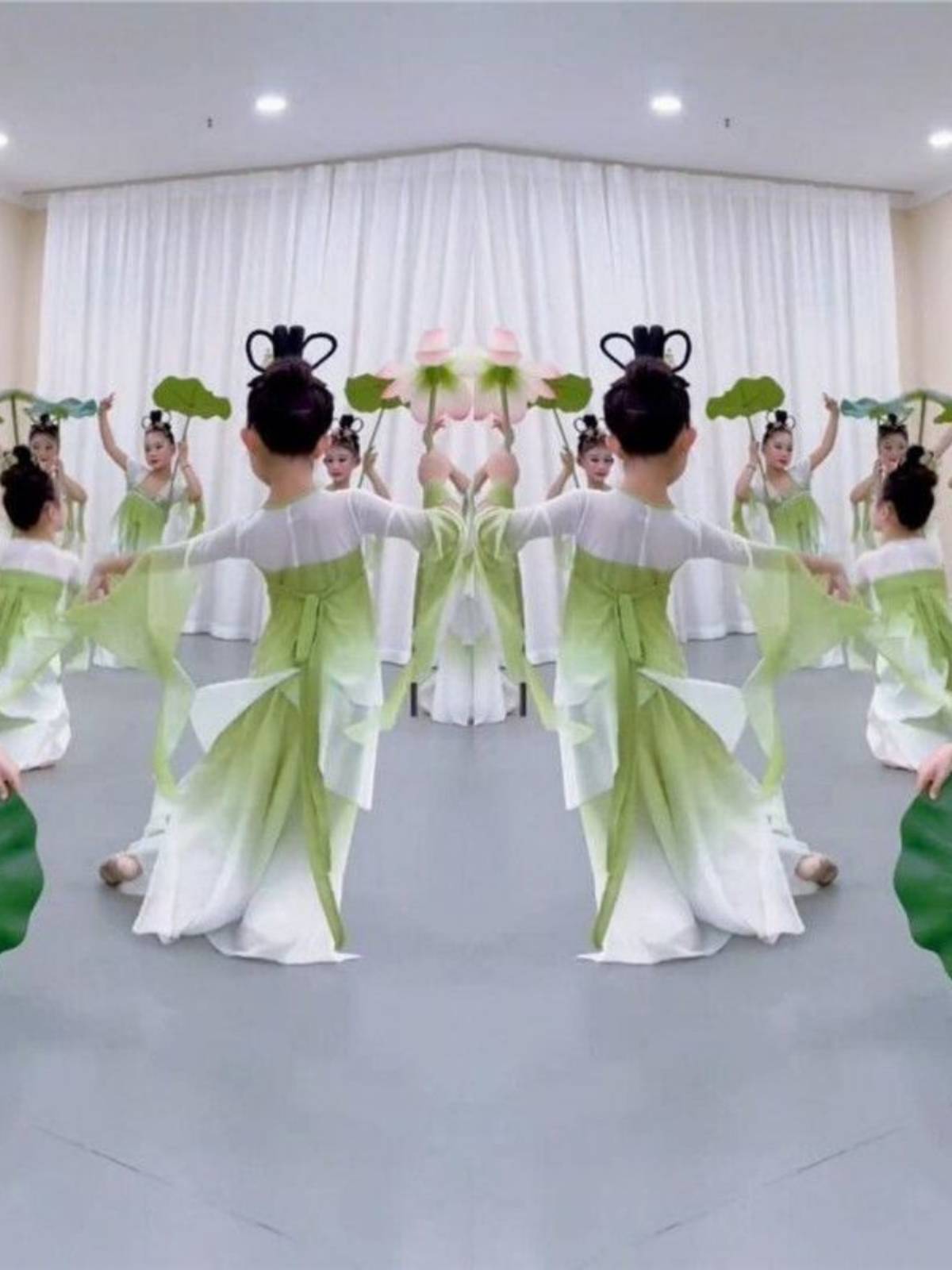 Jiangnan Caigan Lotus Classical Dance Performance Service Gradient Gine Dress Performance Service Performance Service Ancient Chinese Style Dance Female Women
