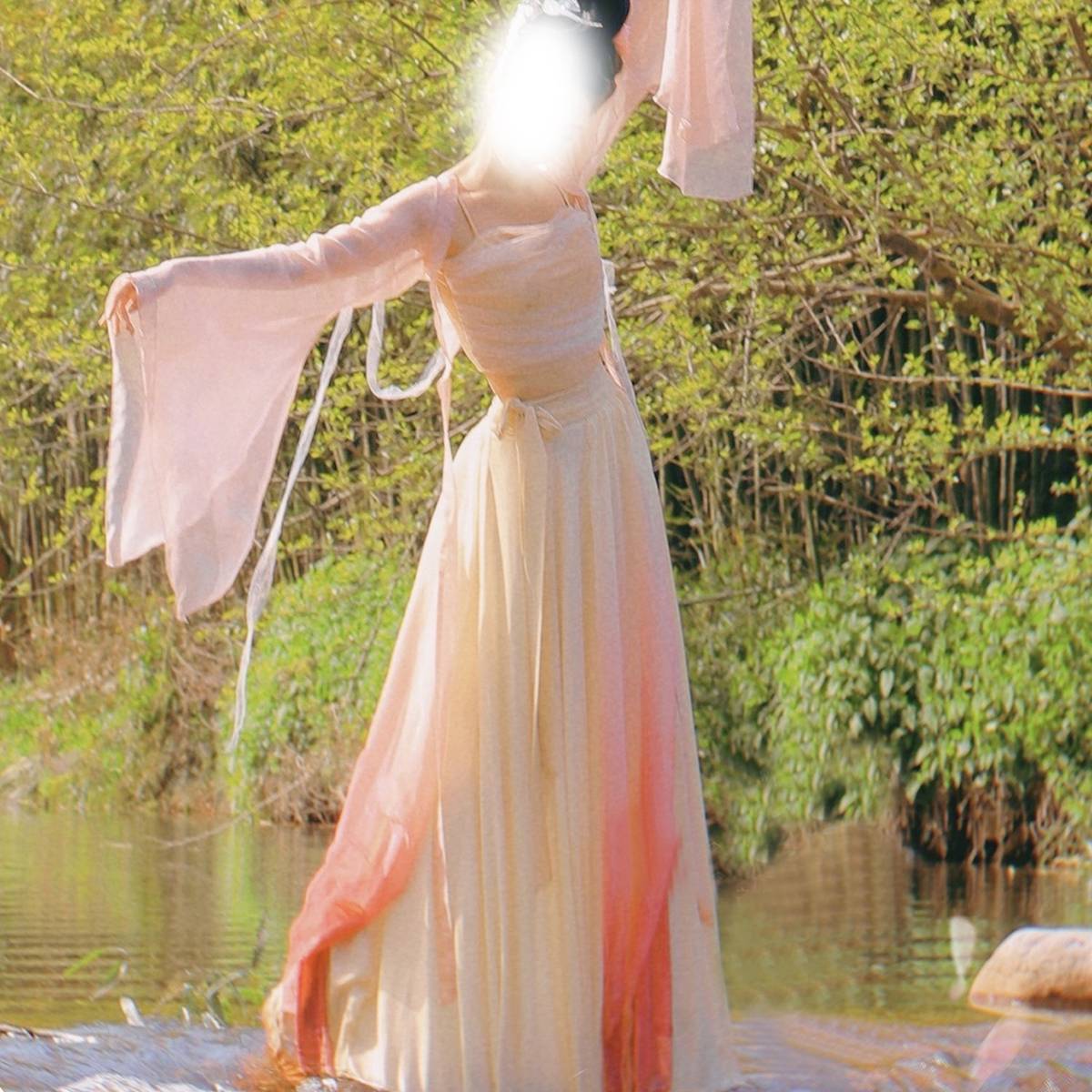Sakura Ji Wuyi art, a large left cherry pink immortal classical dance suit ancient style golden sleeve shirt 360 degrees