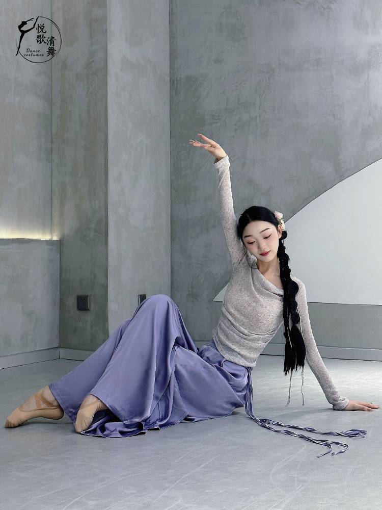 Classical dance new top fashion Chinese dance clothing form reflects elegant performance dance dance practice clothes summer