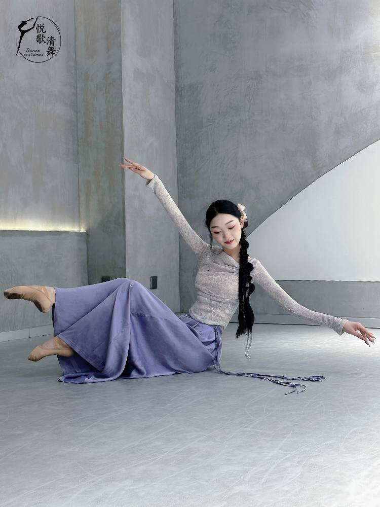 Classical dance new top fashion Chinese dance clothing form reflects elegant performance dance dance practice clothes summer