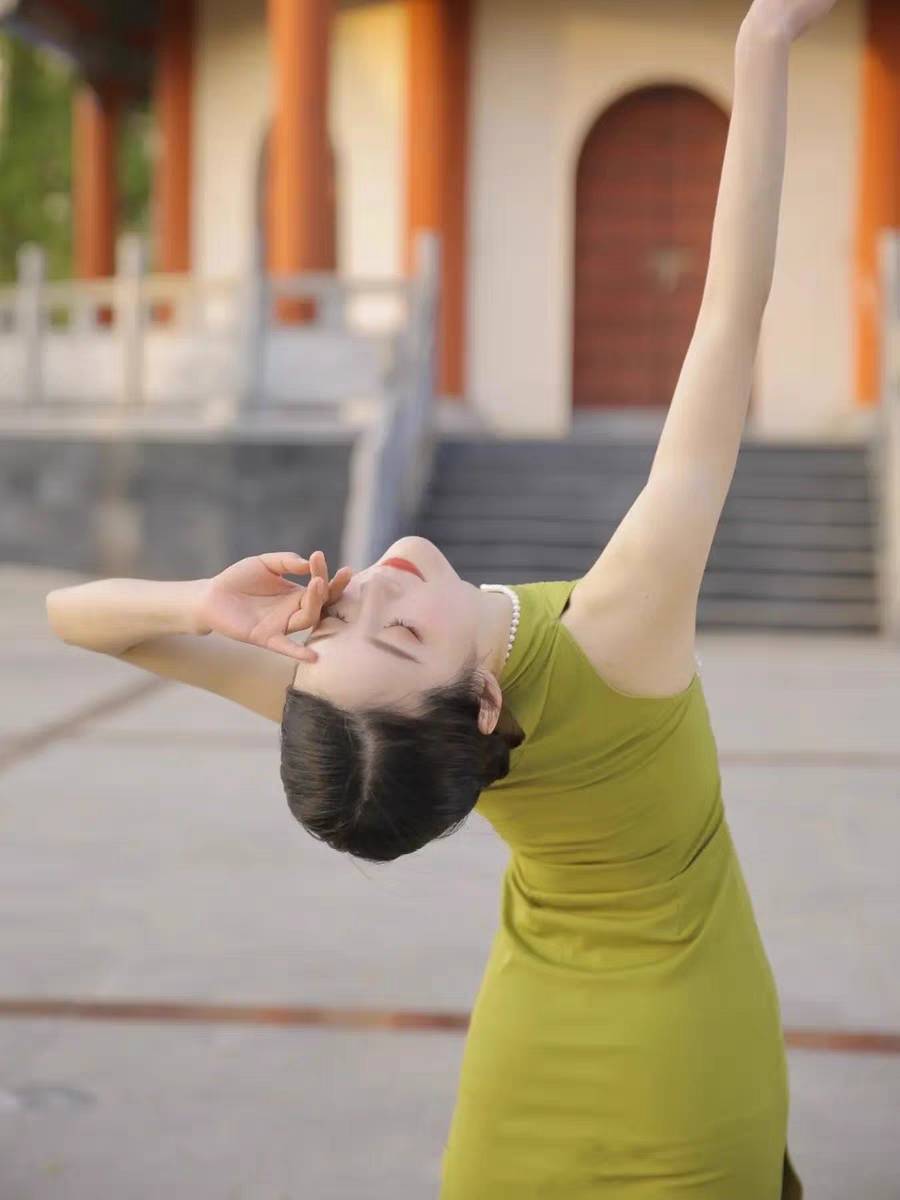 Classical dance cheongsam dance clothing clothes knitting body rhyme service Chinese dance ethnic dance elastic exercises performance service shows new women