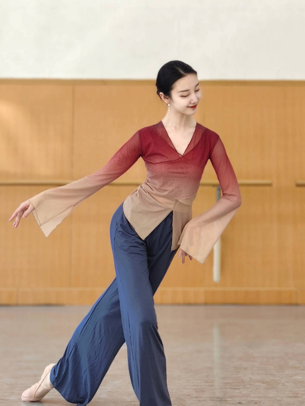 Classical Dance Graduation Rhymes Yaosa Jacket Practice Female Chinese Dance Ethnic Dance Modern Dance Clothing Foundation Training Service