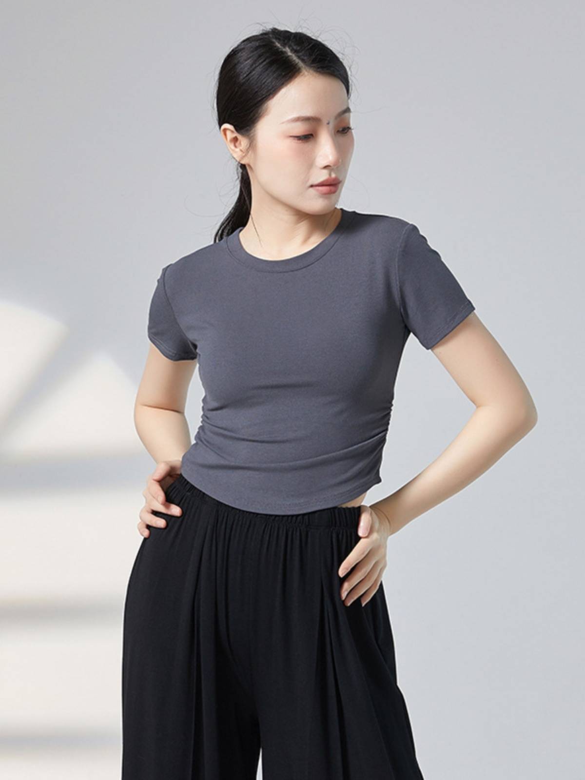 Classical dance exercise summer new short -sleeved round neck top Chinese modern dance -shaped training service teacher class