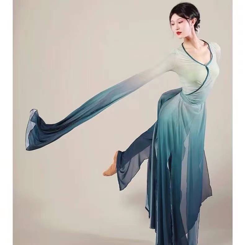 The new green classical dance body rhyme gauze female gradient changing color -changing water sleeve dance clothing fairy and elegant Chinese dance top