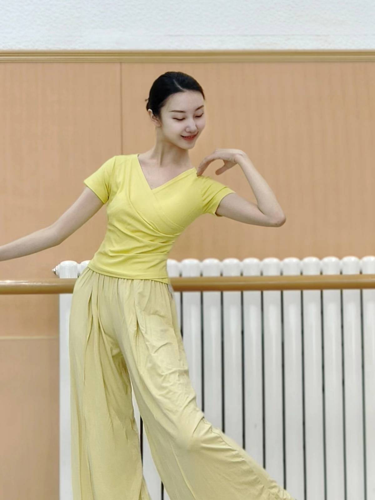 V -neck short -sleeved exercise service modern dance collection training service classical dance body rhyme test -level repair thread cotton yoga uniform