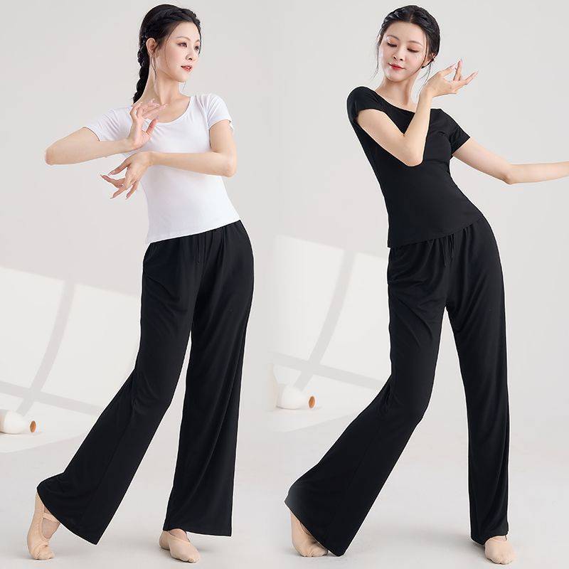 Modale dances in broad-legged pants