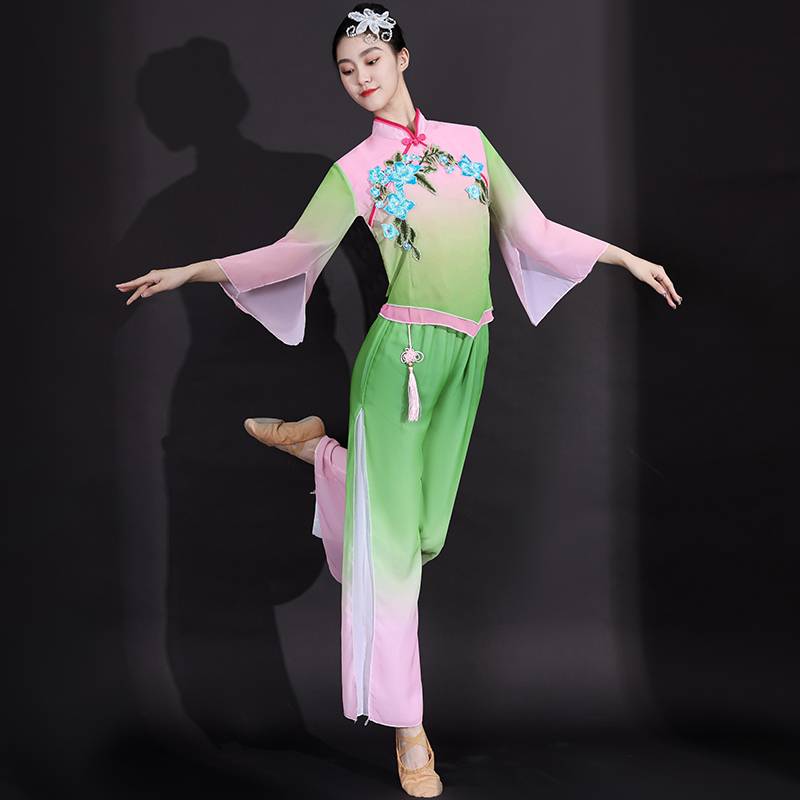 The new performance service female classical dance elegant Northeast Yangge clothing Jiaozhou dance clothing temperament square dance fan dance