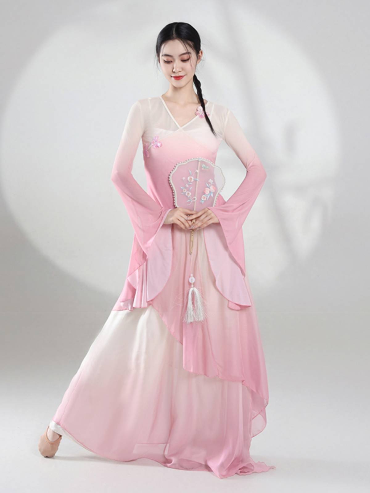 New classical dance exercise, female elegant super immortal grades into rhyme yae, Chinese dance modern dance art test dance service