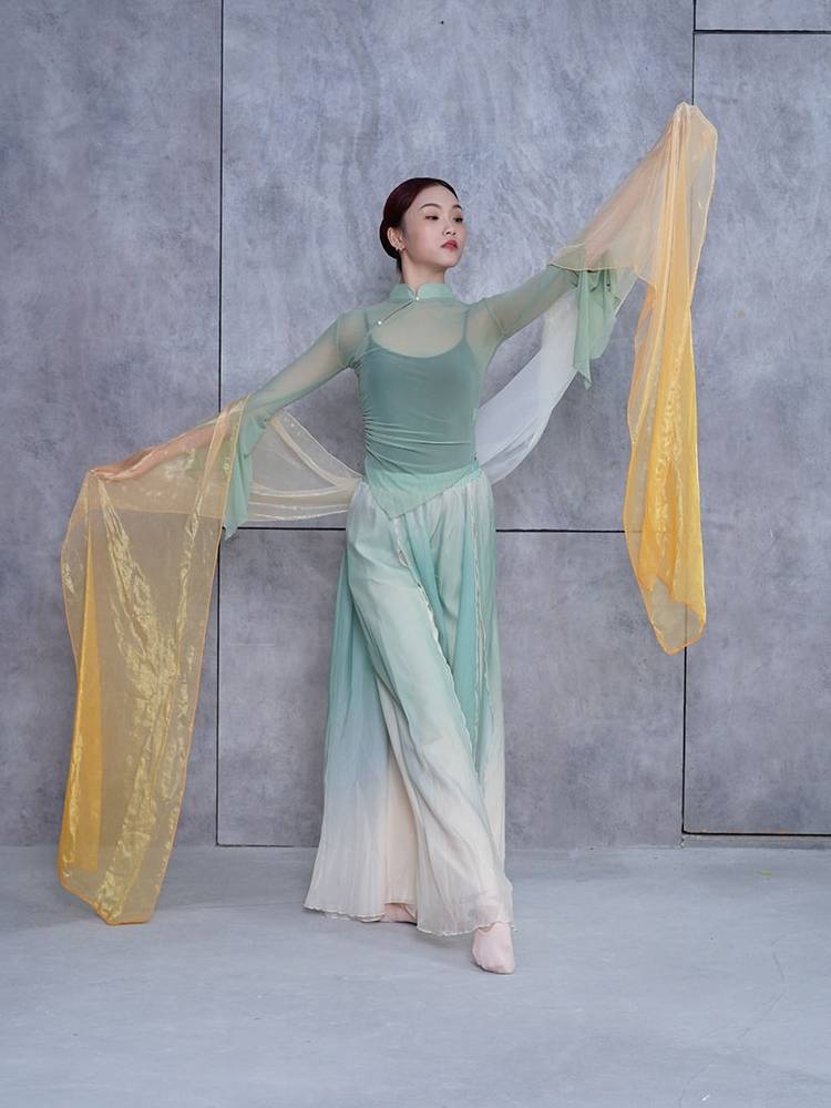 Hanfu dance, Dunhuang silk scarf performance, elegant brocade silk, transition gradient female elegant and thin dance room female