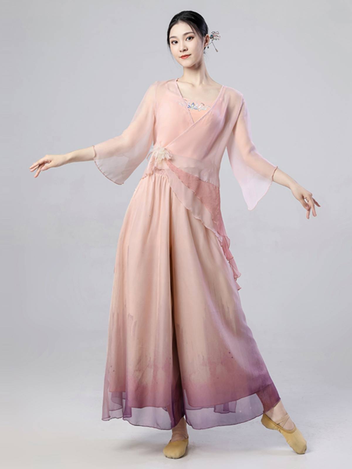 Classical gauze female body rhyme practitioner fairy, elegant pink pink Chinese dance performance, set of classical dance clothes