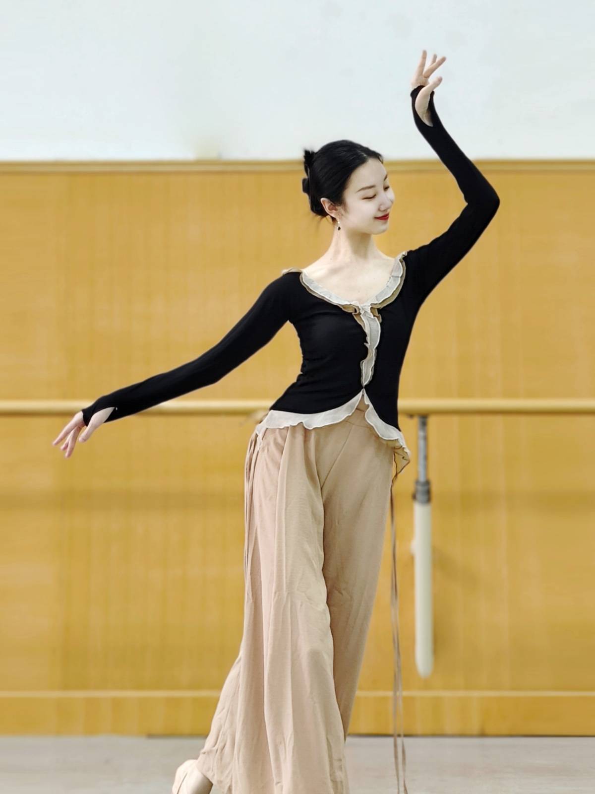Classical dance gauze Chinese dance clothing body rhyme dance top female new spring and summer dance practice uniform