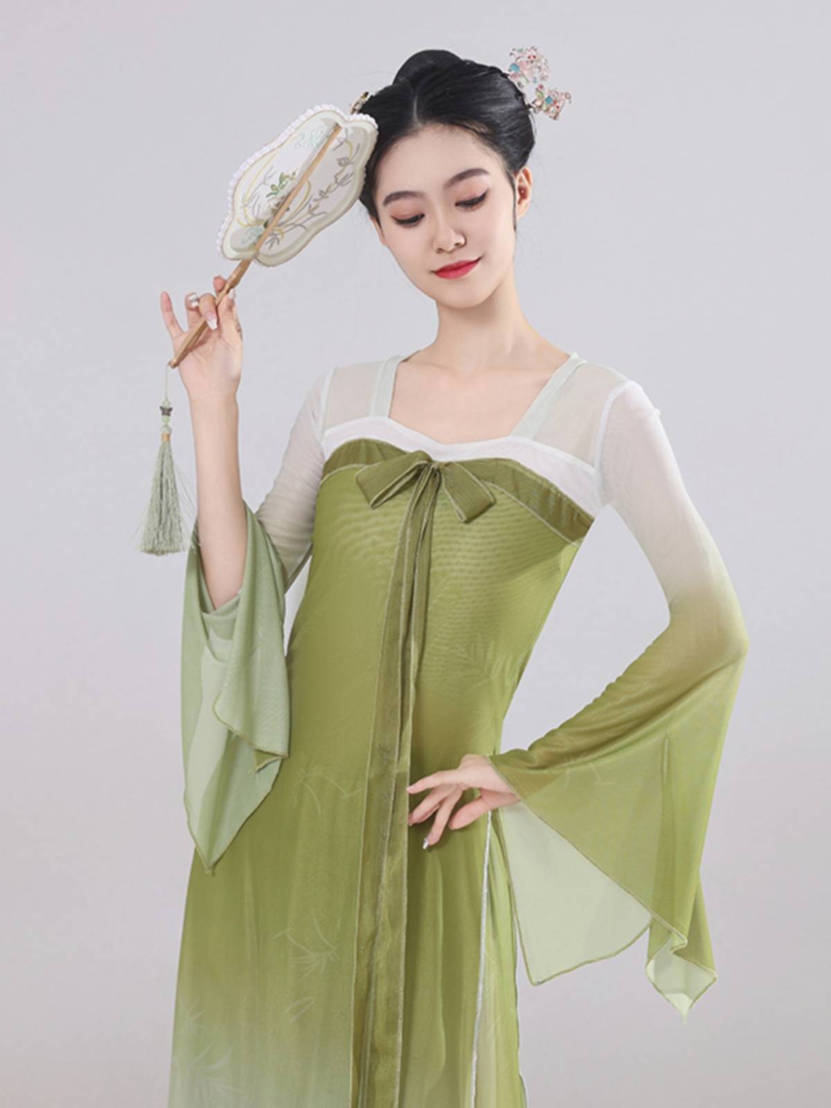 Classical dance dance service female elegant body rhyme long gauze Chinese dance performance service ancient style Qi breasts Han Tang dance service