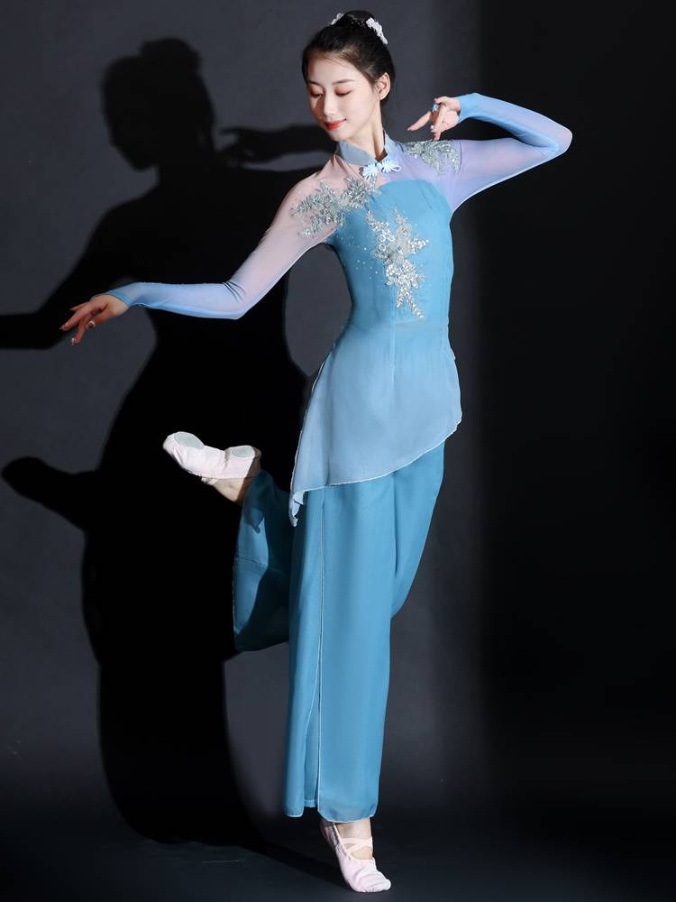 Chinese dance dance clothing adult fan dancer Yangge dance performance clothing classical dance performance service girl elegant new