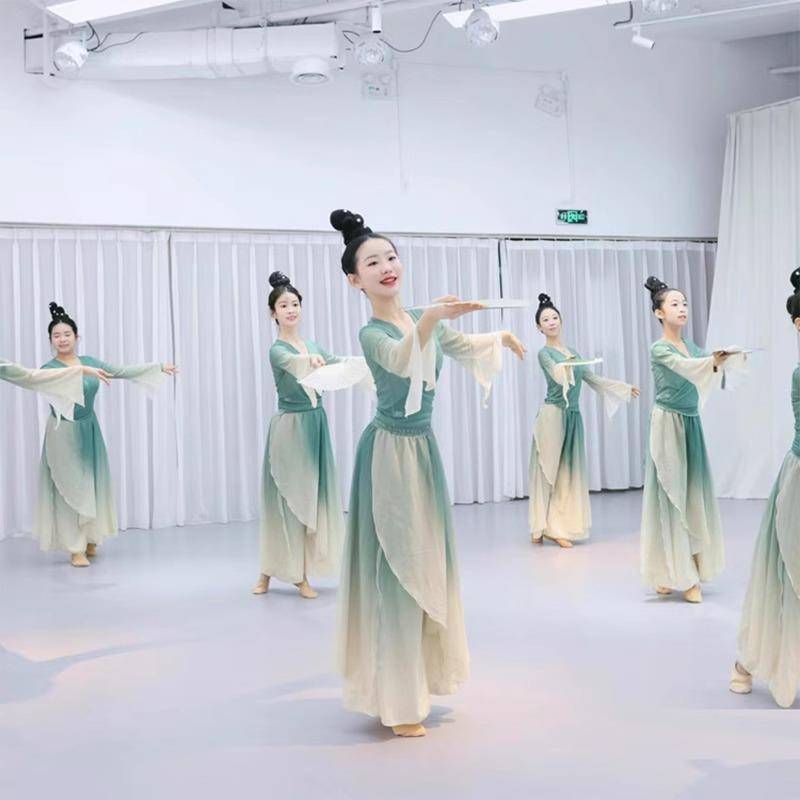 ♪ The Intoxicated Qingbo Dance Show ♪