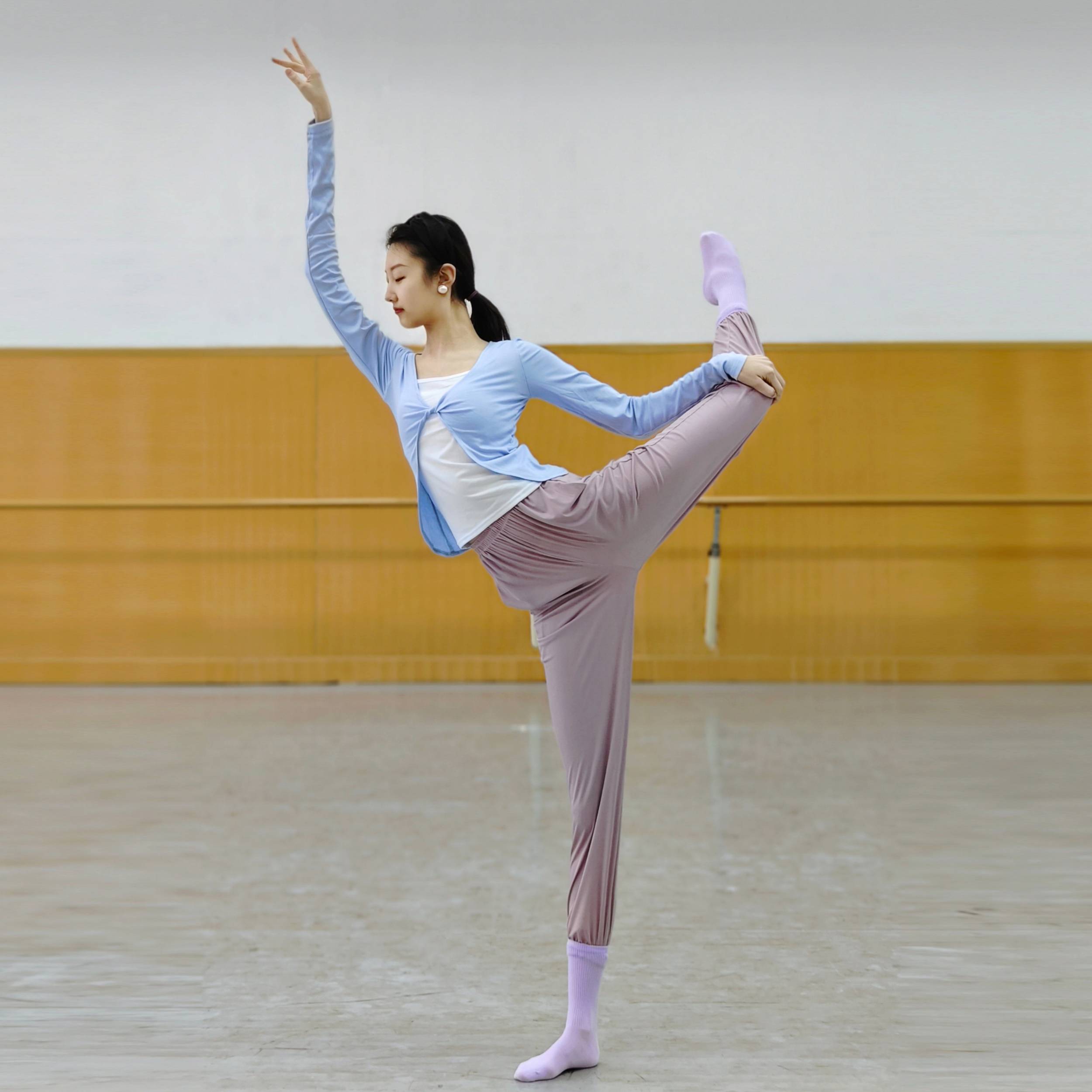 Born in modern dance exercise dance dance pants, female -shaped dress classical dance elegant radish pants Chinese dance clothing pants