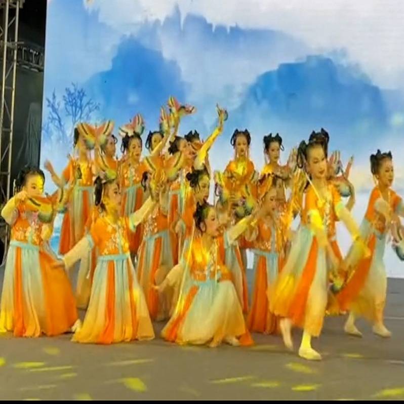 Douyin drunk spring breeze drama butterfly dance clothing butterfly road children's Hanfu classical dance performance clothing