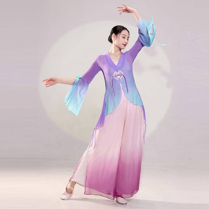 The new white-class dance dress, the gradual-colored dance, and the short costume show