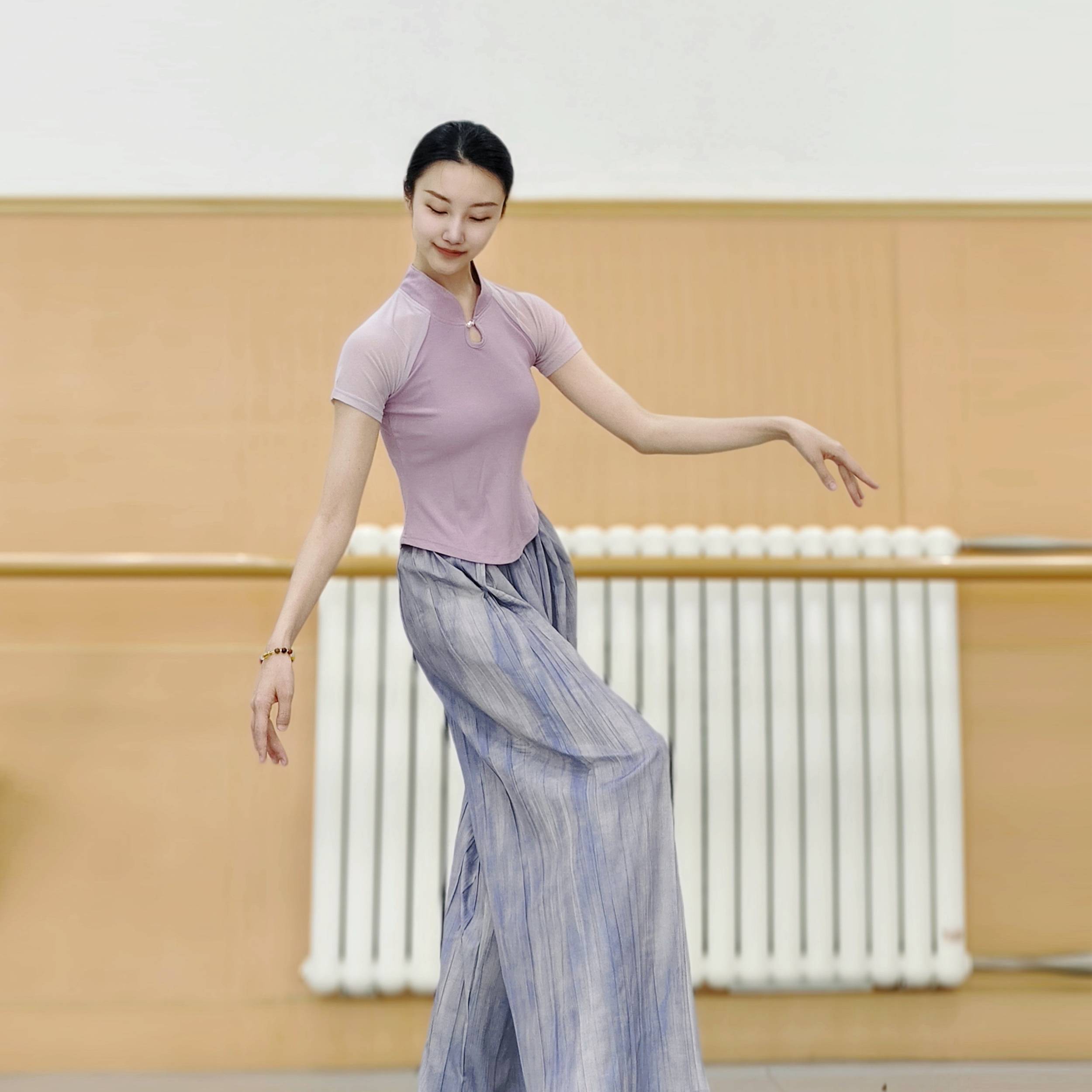 Short -sleeved Classical Dance Lingya Clothing Dance Dance Services Chinese National Dance Practice Gunname Chinese Ancient Wind Cheongsam Top