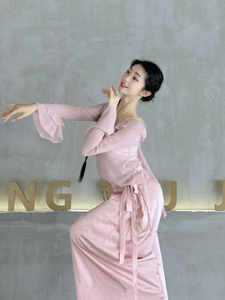 Classical Dance Dance Fun League Xia Butterfly gauze fairy fluttering dance dance dressing lotus leaf horn sleeve chiffon shirt Modern dance
