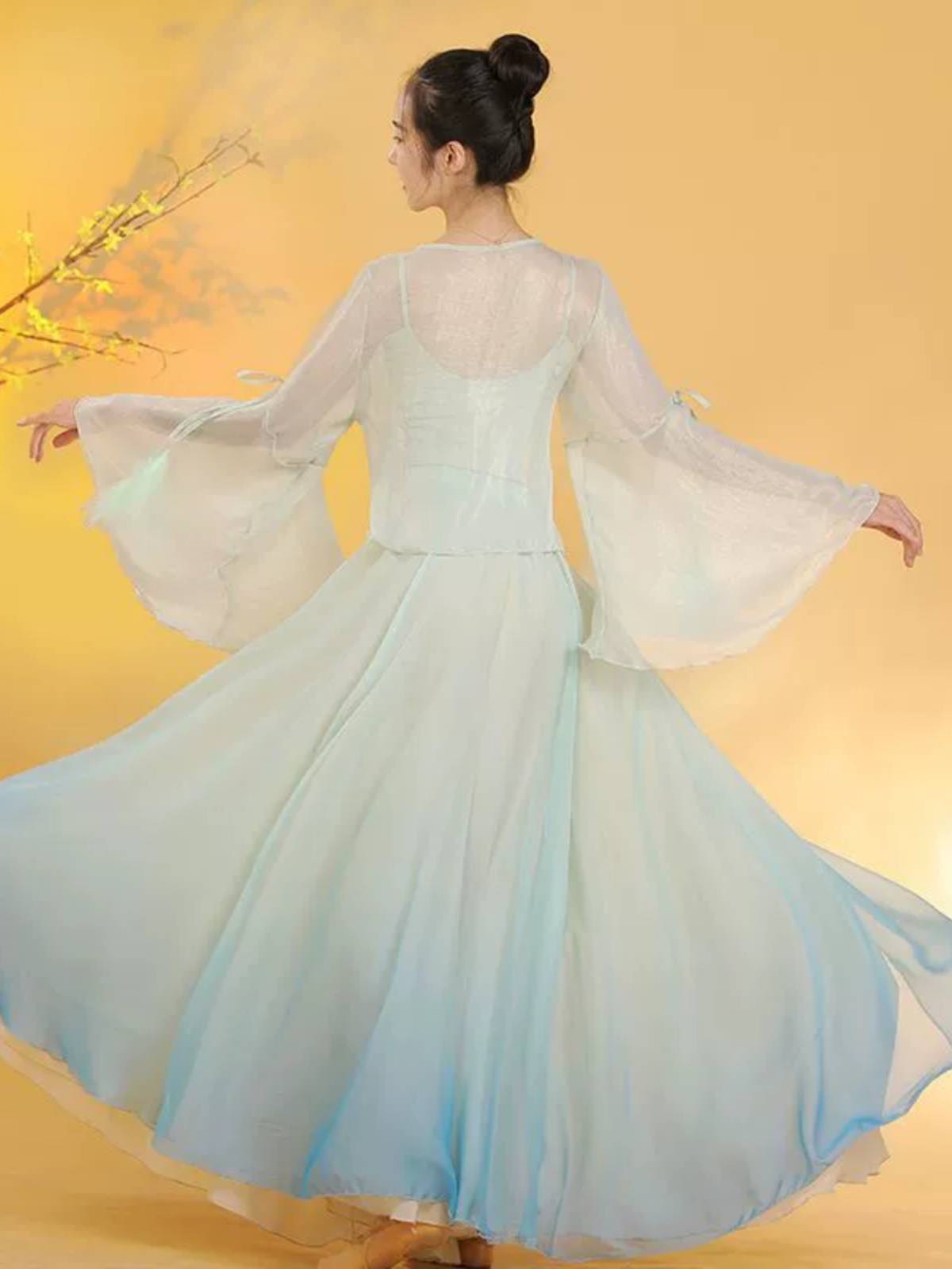 Renting dance clothing dress new Chinese dance exercise jacket top cardigan classical dance body rhyme gauze clothes gradient color