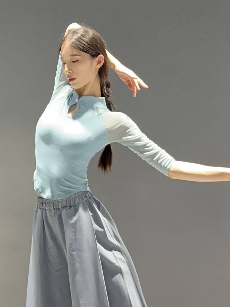 Modern dance exercise, female adult temperament slim stitching gauze sleeve top Chinese style dance clothing classical dance clothing