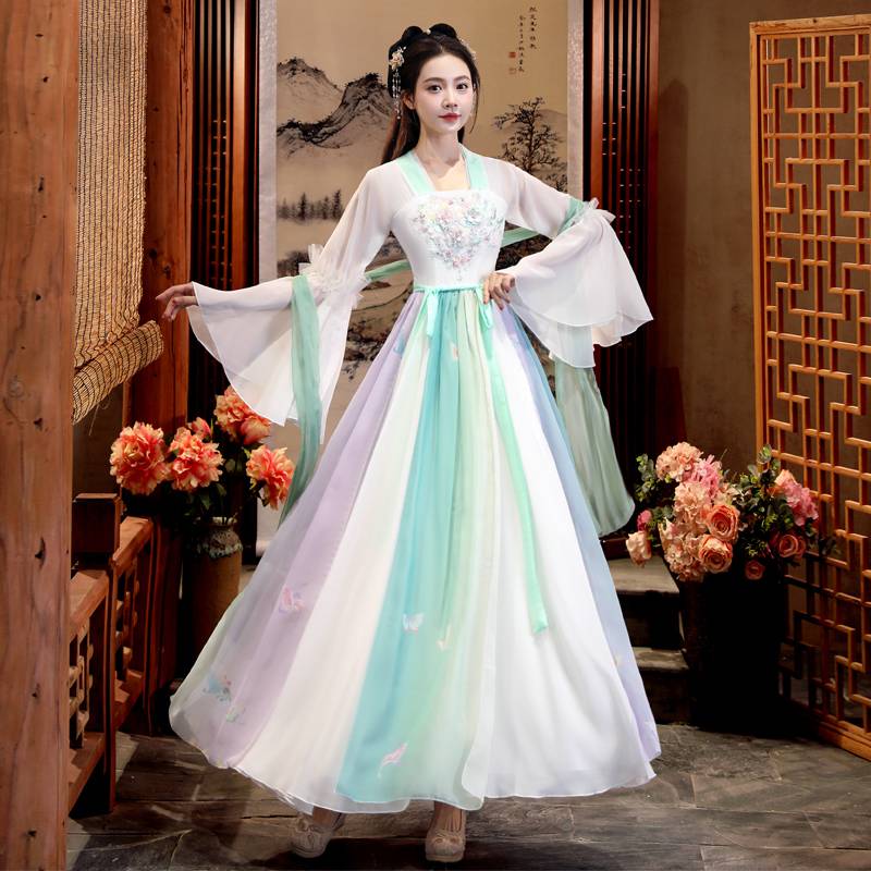 Hanfu women in summer Chinese style, elegant and elegant ancient style improved costumes, usually wearing classical dance performances, super fairy