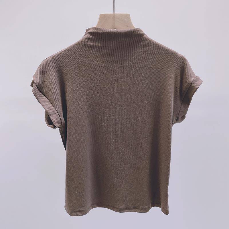 A soft, stylish, half-high-collar, short-sleeved, summer-class, modern-day dance-style costume