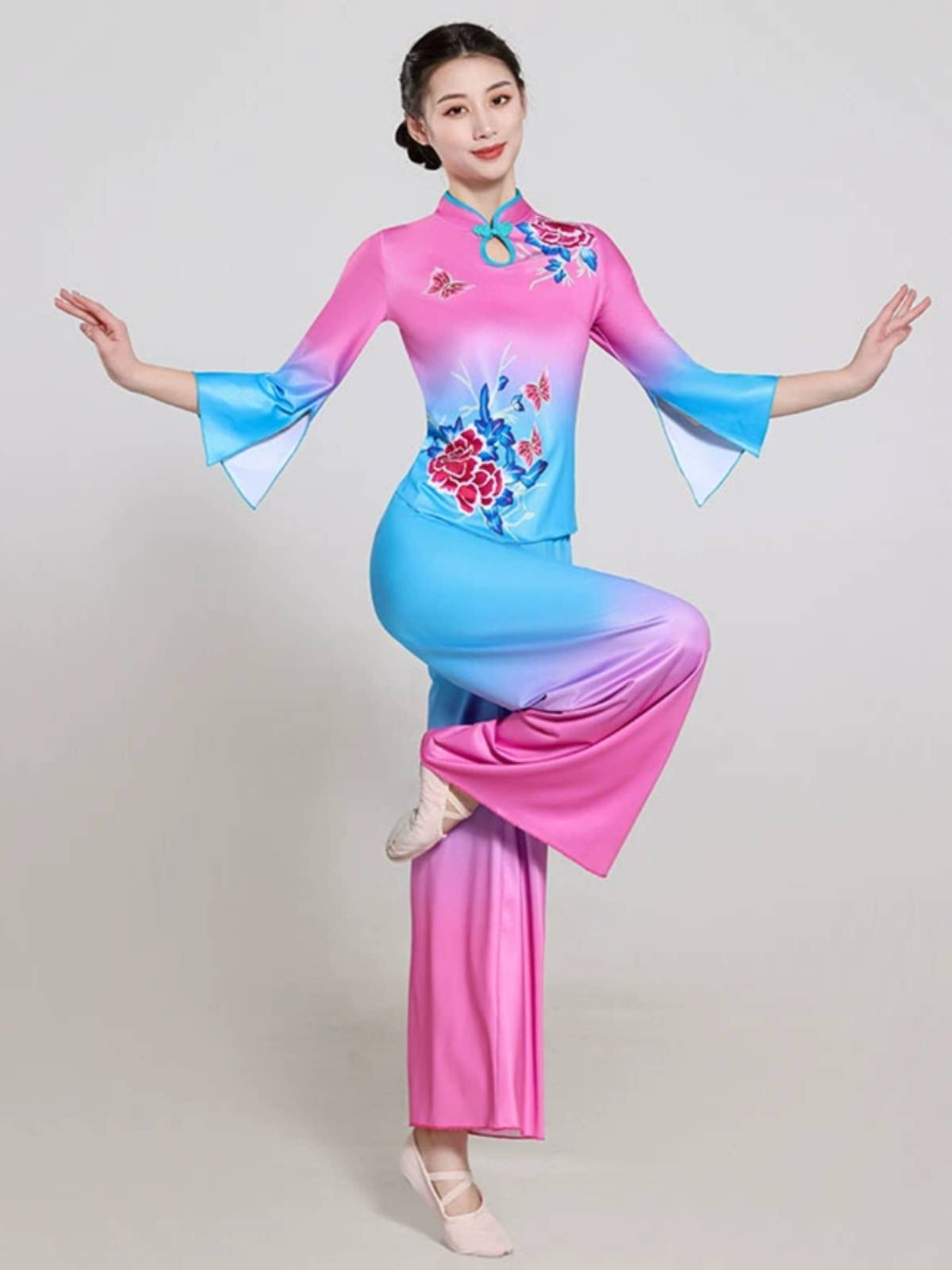 New Plaza Dance Performance Services Chinese Fan Dance Yangge Dance Series Middle -Elderly Classical Dance Watch Set Set
