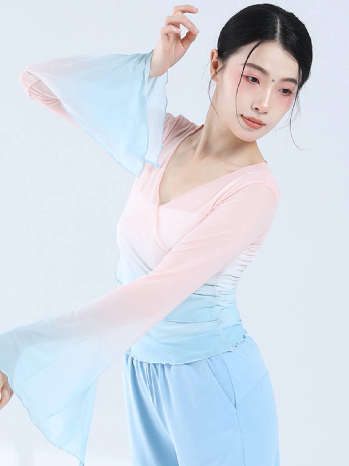 Classical dance clothing women's top rhyme gauze jacket Chinese dance national dance exercise skills test service horn sleeves