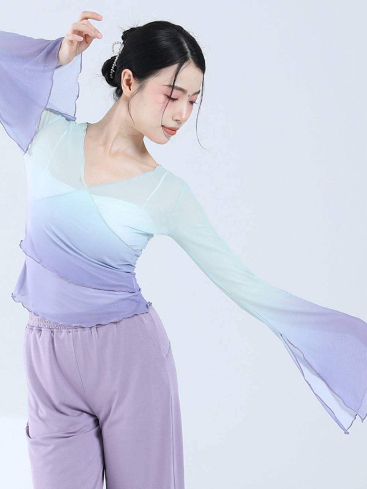 Classical dance clothing women's top rhyme gauze jacket Chinese dance national dance exercise skills test service horn sleeves