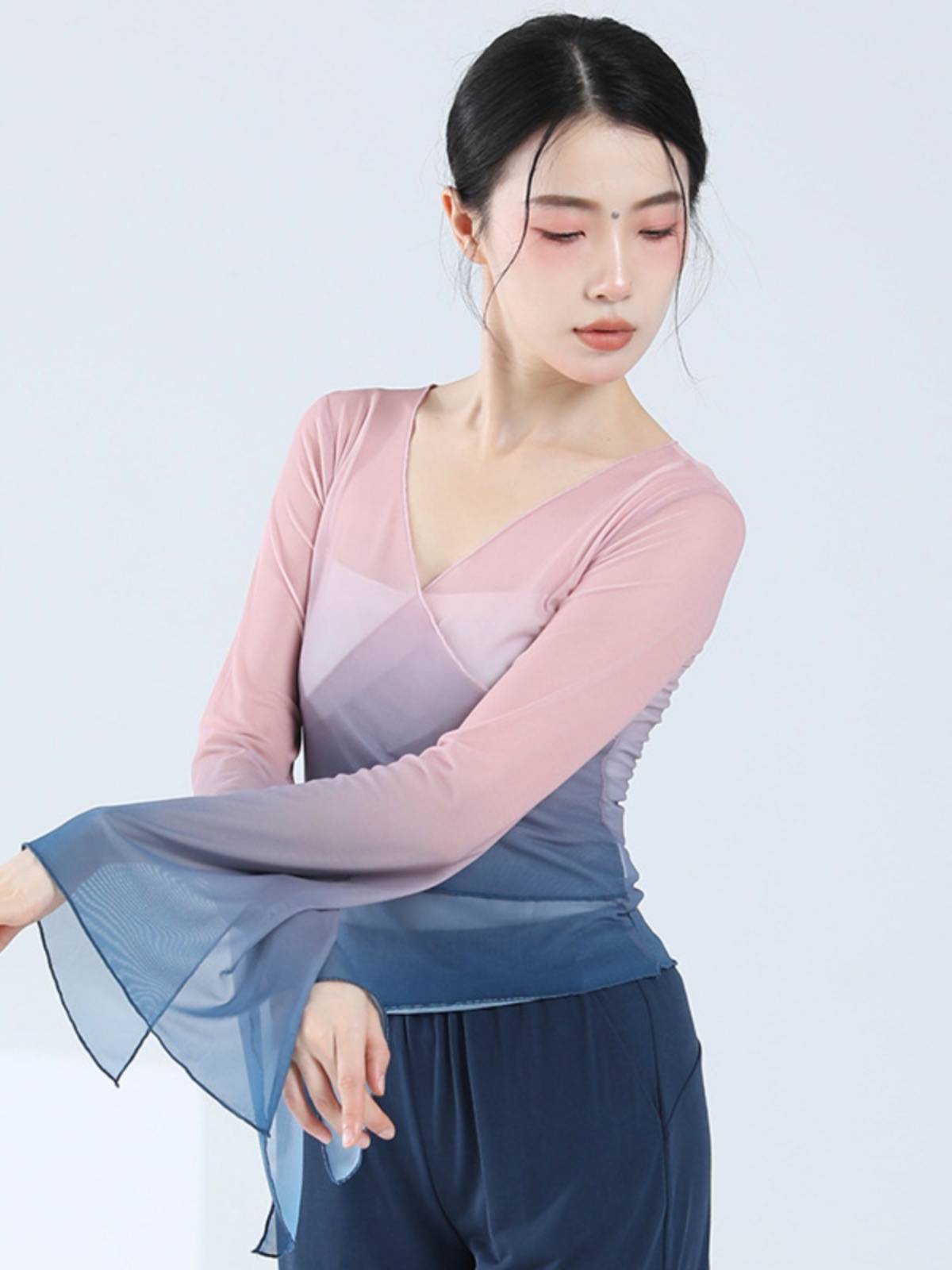Classical dance clothing women's top rhyme gauze jacket Chinese dance national dance exercise skills test service horn sleeves